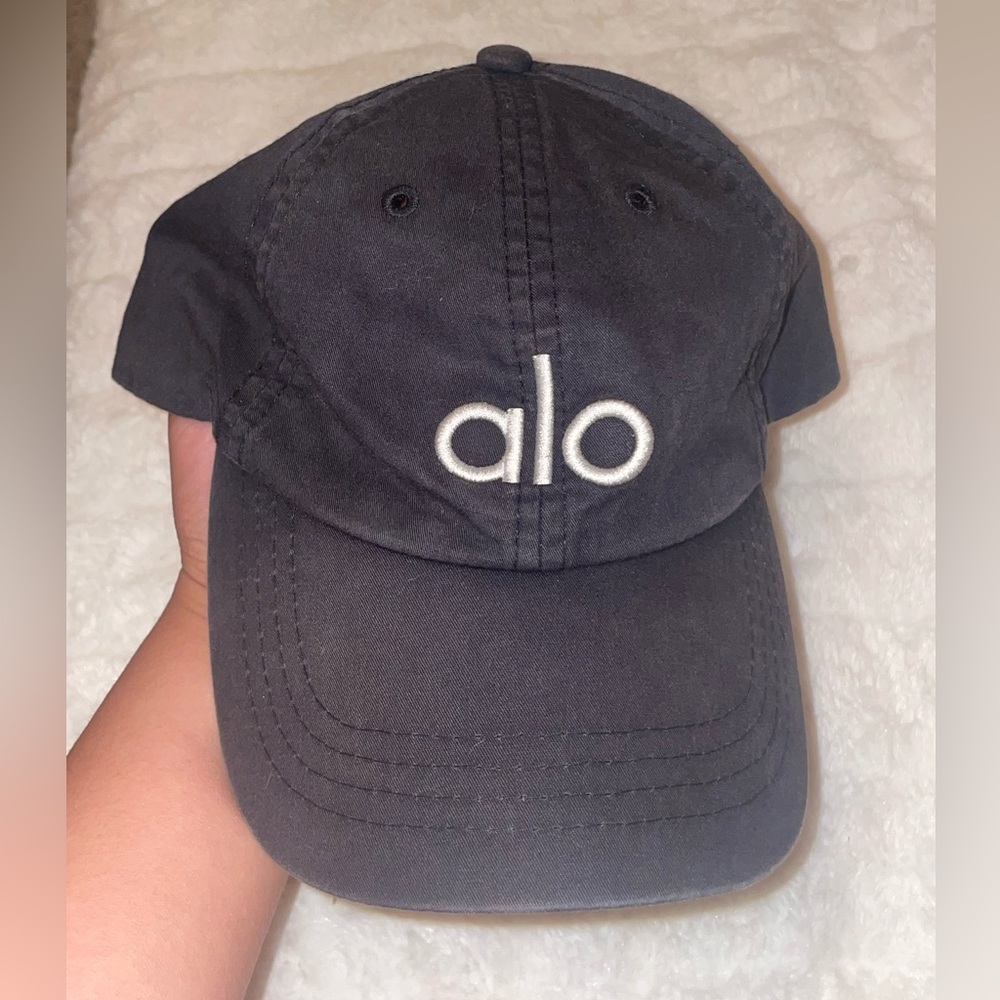 Alo black hat